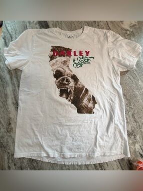 White Oakley "a California original" T-shirt Men:XXL. OG. Authentic. State Bear